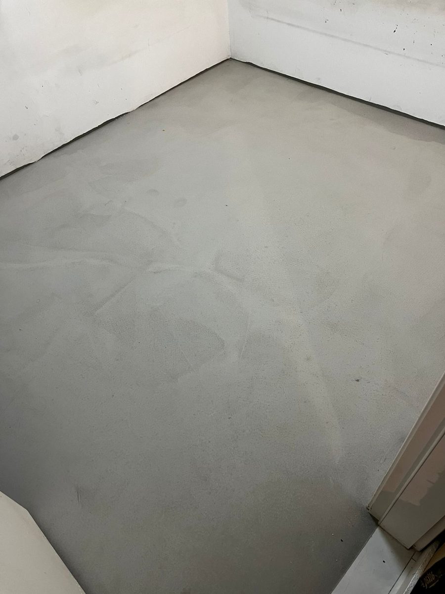 Contrapiso nivelado e seco, pronto para receber o piso